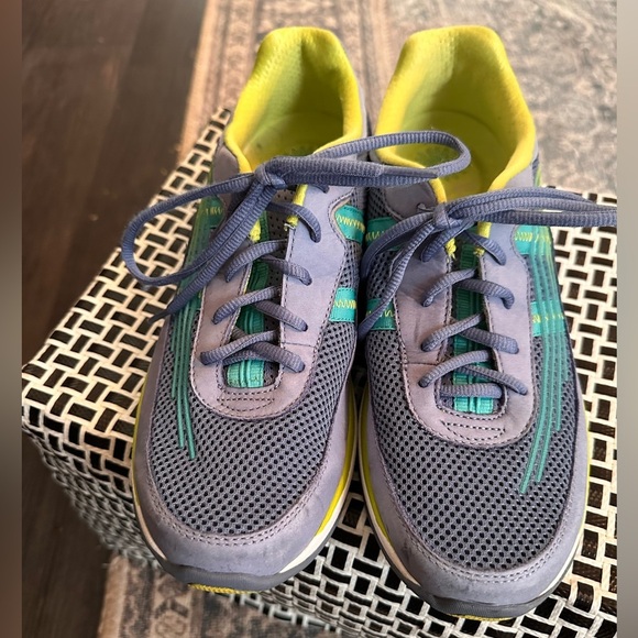 Dansko Women’s Shayla Slip Resistant Athletic Shies Size 9/41 Blue Green - Picture 3 of 7